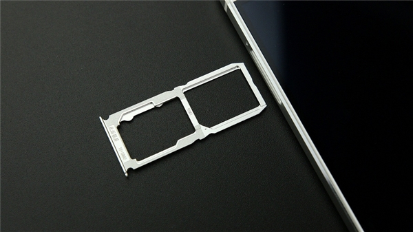 外媒评新款iPhone：继续价格抬高战略 单价更贵更赚钱