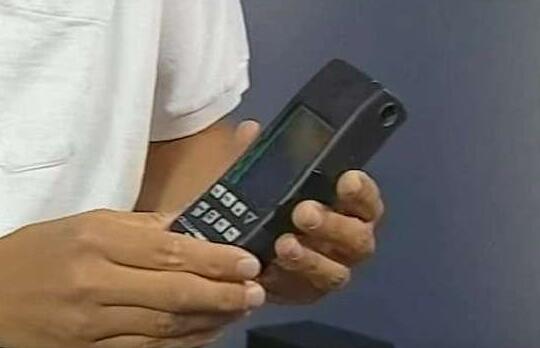 苹果iPhone6用户仍需“抱墙”? 苹果iPhone6用户仍需“抱墙”?