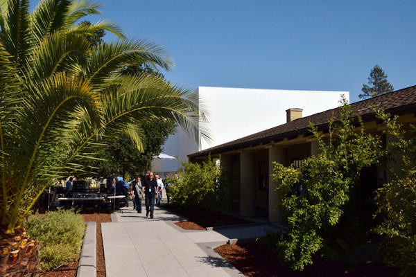 都奔Plus去了吗？国行iPhone 7降价都没人买