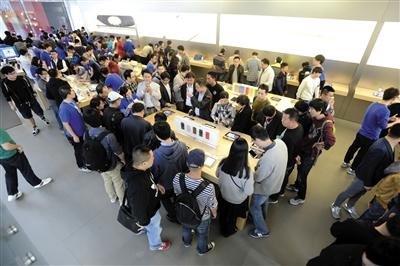 多大的手玩转多大的智能手机