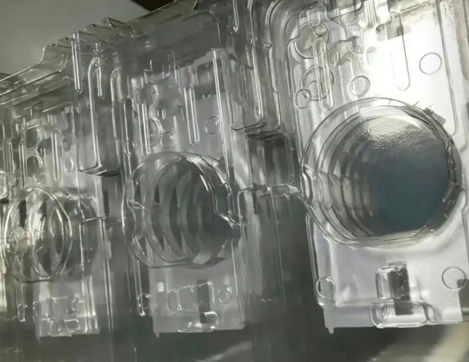 苹果发布 iOS 与 iPadOS 14.0.1,修复预装应用存在的部分 Bug 苹果发布 iOS 与 iPadOS 14.0.1,修复预装应用存在的部分 Bug