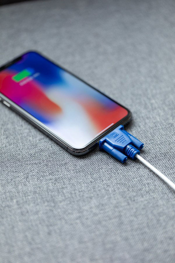 现实很残酷：三条铁证表明iPhone SE或将彻底绝版