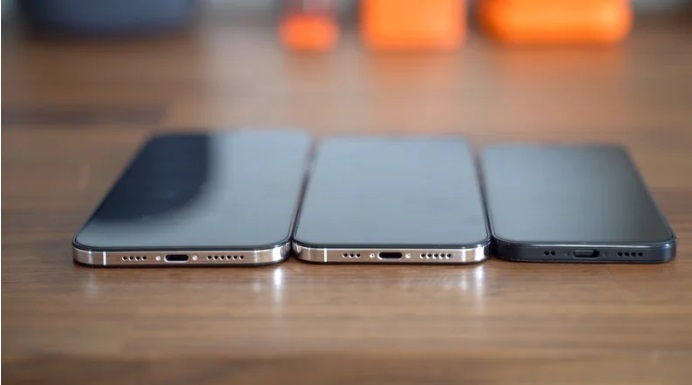 面板供应量受阻，iPhone 14 Max或将面临延迟风险