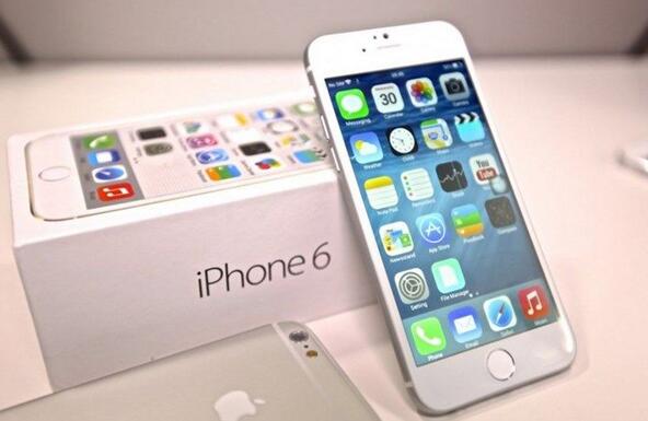 M1 Max 芯片跑分出炉：多核性能比 M1 快 2 倍