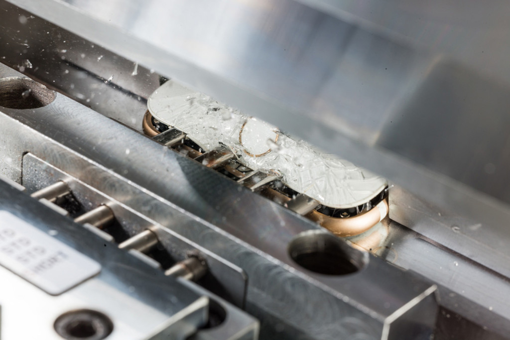 苹果与万家香酱油公司合作,共同开发太阳能电板 苹果与万家香酱油公司合作,共同开发太阳能电板