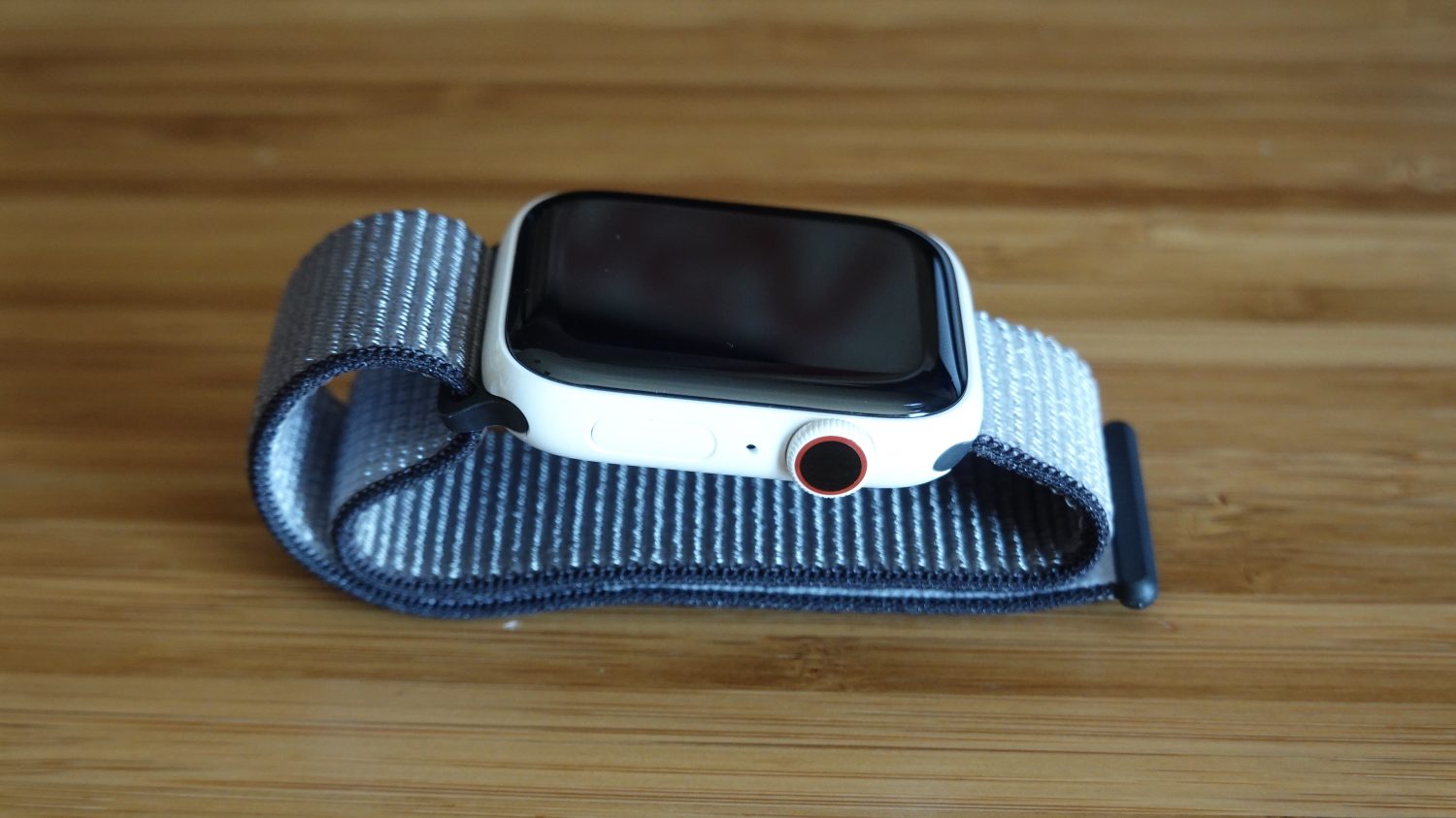 世界人民工作几小时够买部 iPhone 6s ？