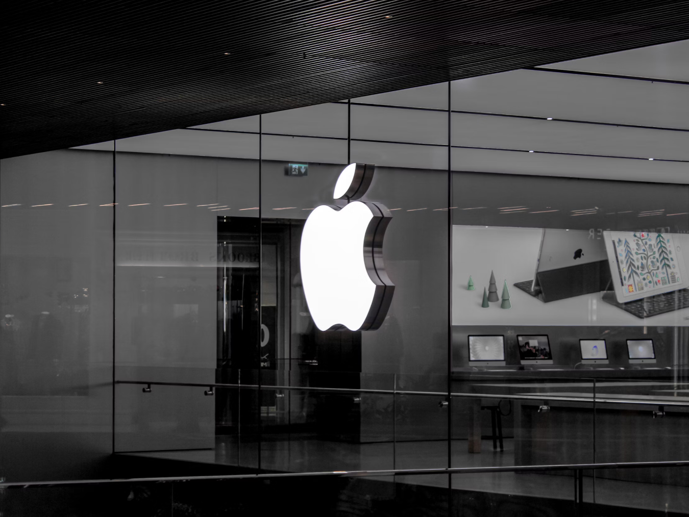 台积电或将继续为 2019 款 iPhone 代工生产 7 nm 制程的 A13 芯片 台积电或将继续为 2019 款 iPhone 代工生产 7 nm 制程的 A13 芯片