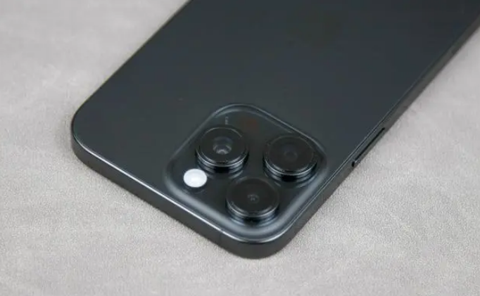 外媒对苹果 iPhone15 Pro 进行各项耐用性测试,钛金属边框表现不佳 外媒对苹果 iPhone15 Pro 进行各项耐用性测试,钛金属边框表现不佳