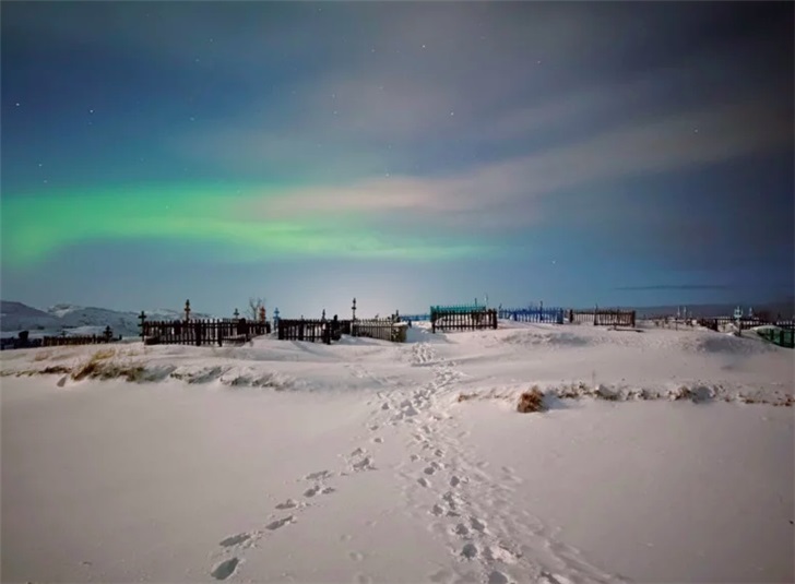 苹果悄然更新 LG Ultrafine 5K 显示器，支持 iPad Pro 接入