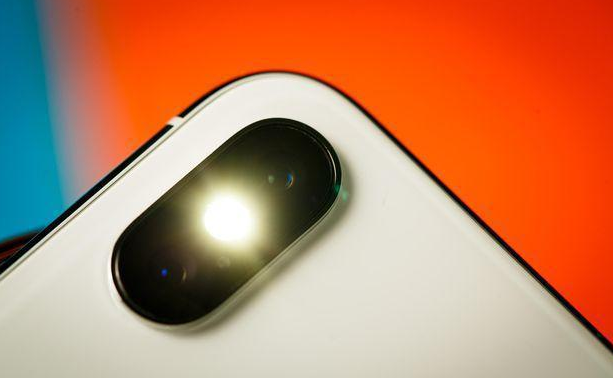 来看看iPhone 6s Plus下的时装秀 来看看iPhone 6s Plus下的时装秀