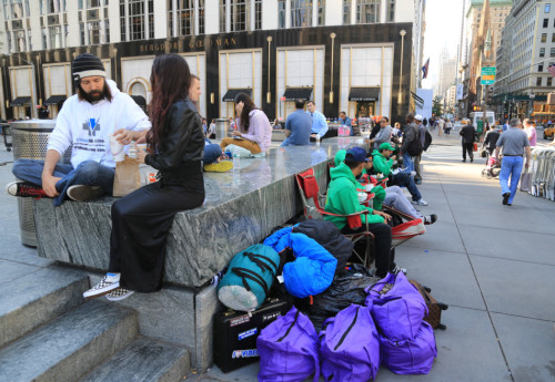 苹果 iPhone 14 Pro 真机照片曝光：感叹号屏实锤