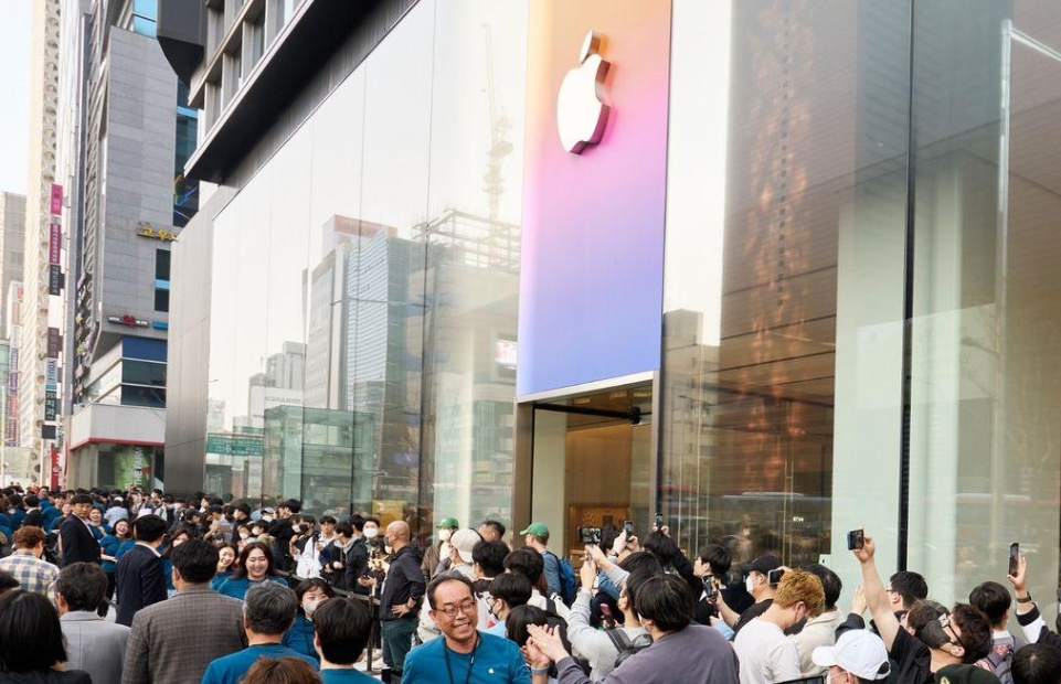 报告:苹果 iPhone 12 系列同期保值率高于 iPhone 11 系列 报告:苹果 iPhone 12 系列同期保值率高于 iPhone 11 系列