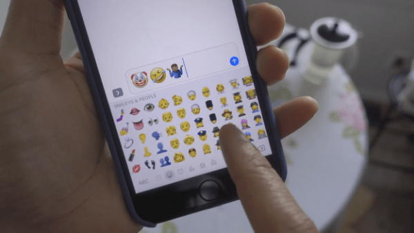 苹果iPhone 8/Plus渲染图再曝：无线充电成标配