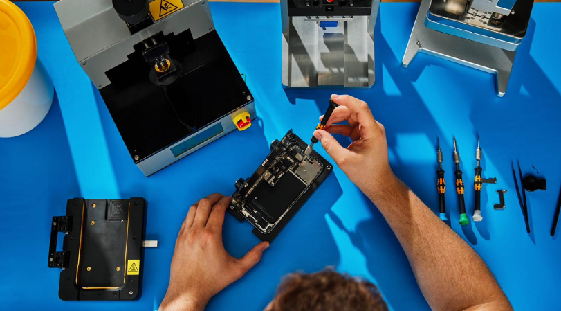 苹果 iPhone 17 将不会使用可节省空间的新型主板材料