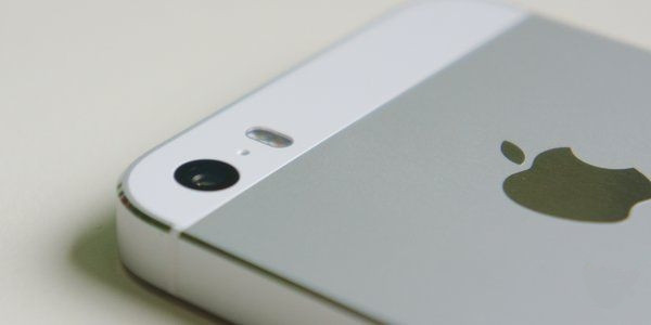 苹果今日股价下跌 3.74%，公司市值失守 2 万亿美元大关