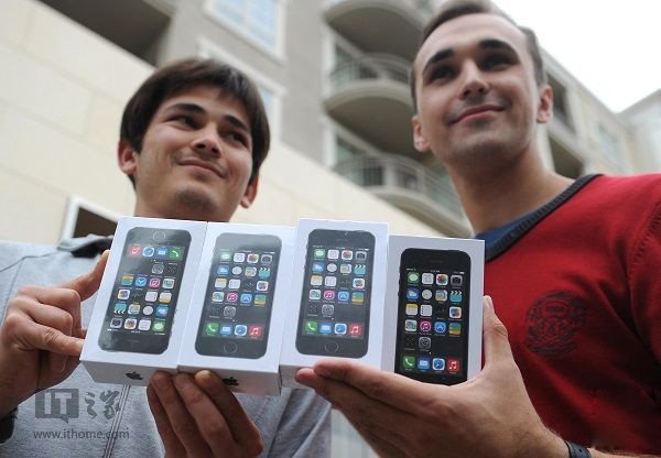 OLED的iPhone有多好? 反正三星夏普已迫不及待 OLED的iPhone有多好? 反正三星夏普已迫不及待